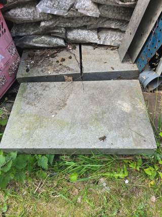 ljusgrå granitsten