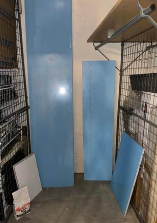 Oanvänd vit blank köksluckor